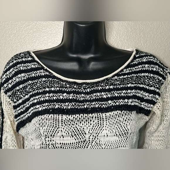 Free People MILES AWAY SWIT Knit Pull On Lightweight Sweater BOHO Sz XS - Picture 3 of 10